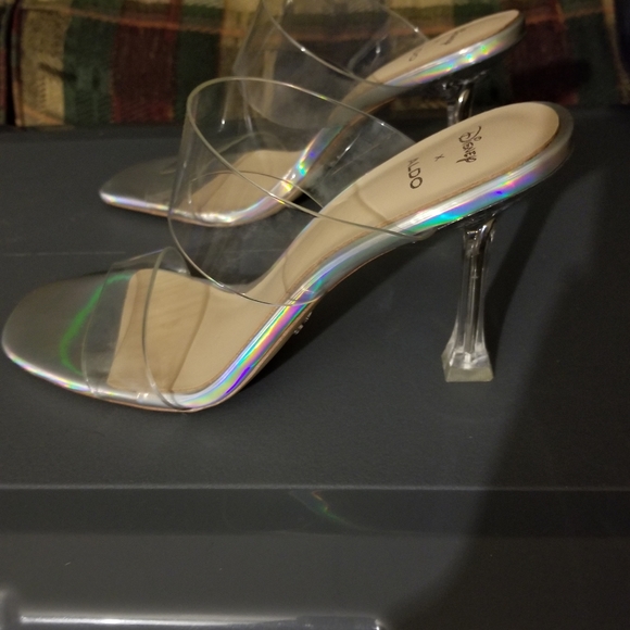 Disney X Aldo Cinderella heels - Picture 4 of 4